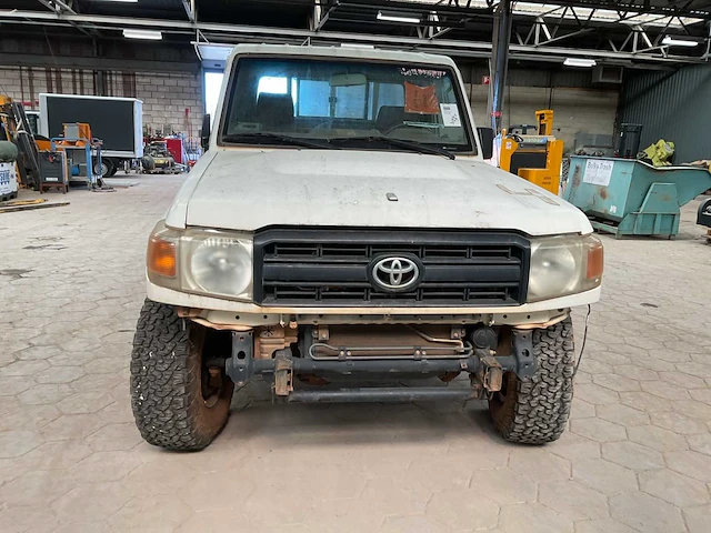 2010 toyota landcruiser pickup personenauto - afbeelding 9 van  15