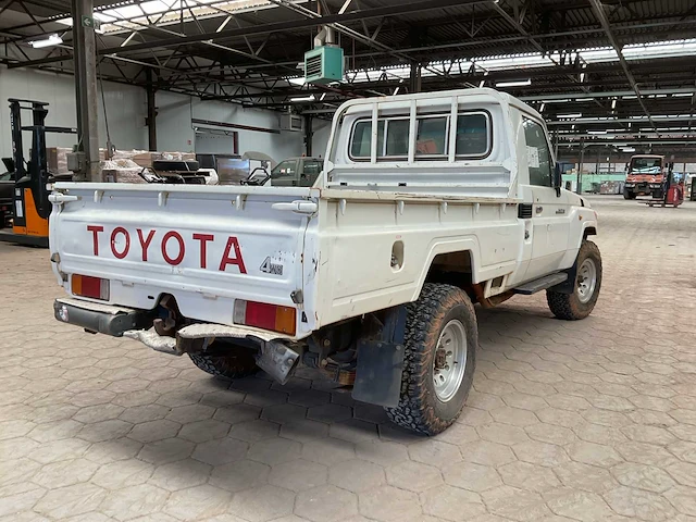 2010 toyota landcruiser pickup personenauto - afbeelding 10 van  15