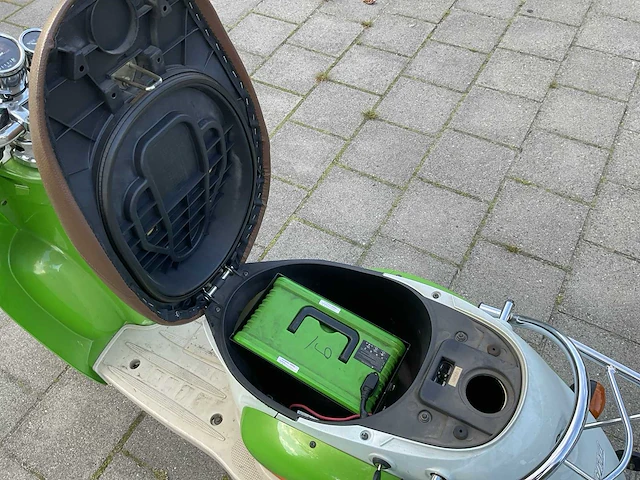 2010 veruna retro e-scooter - afbeelding 5 van  15