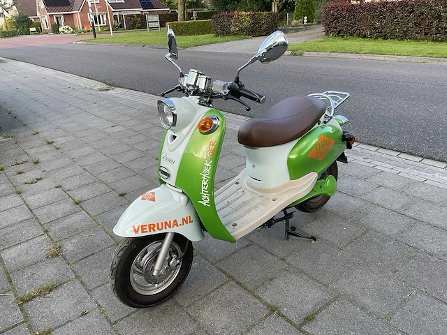 2010 veruna retro e-scooter - afbeelding 1 van  15