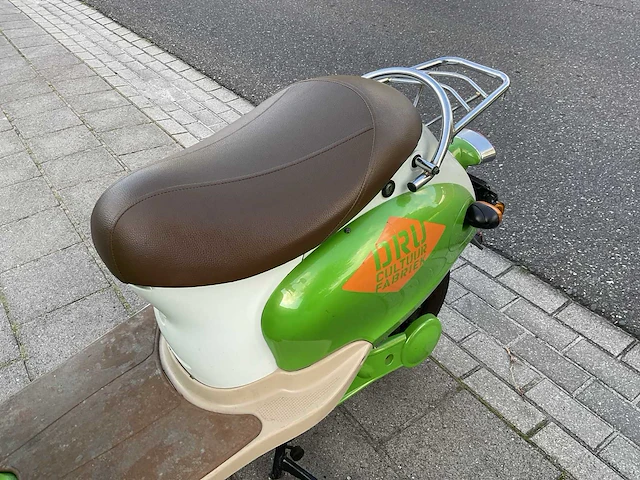 2010 veruna retro e-scooter - afbeelding 13 van  15
