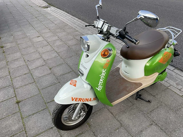 2010 veruna retro e-scooter - afbeelding 14 van  15