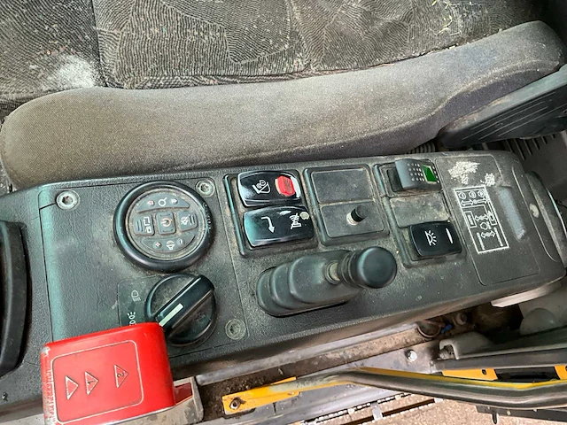 2010 volvo ew160c banden graafmachine - afbeelding 11 van  30