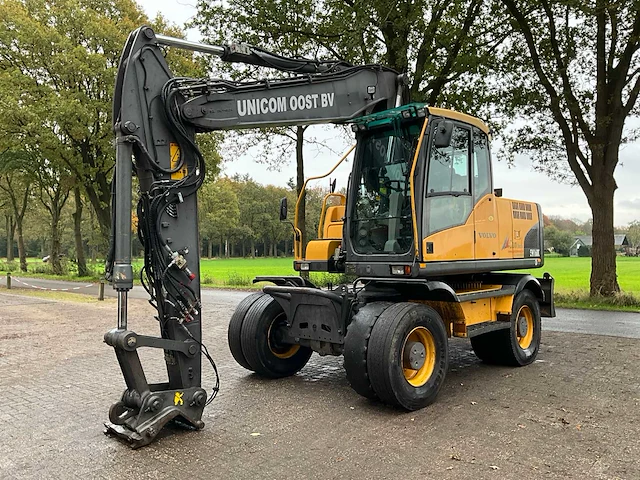 2010 volvo ew160c banden graafmachine - afbeelding 1 van  30