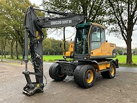 2010 volvo ew160c banden graafmachine - afbeelding 1 van  30