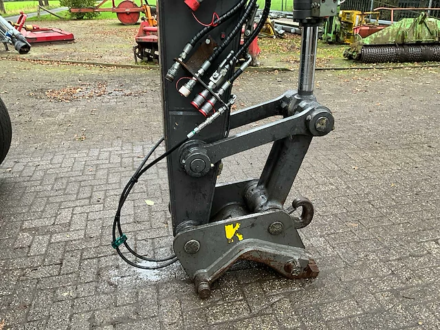 2010 volvo ew160c banden graafmachine - afbeelding 14 van  30