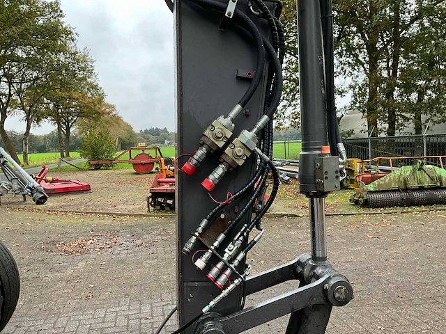 2010 volvo ew160c banden graafmachine - afbeelding 15 van  30