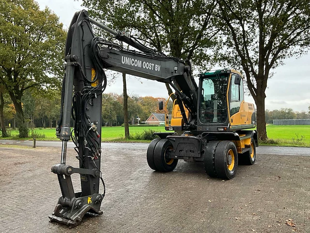 2010 volvo ew160c banden graafmachine - afbeelding 12 van  30