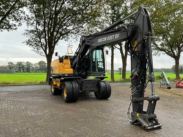 2010 volvo ew160c banden graafmachine - afbeelding 25 van  30