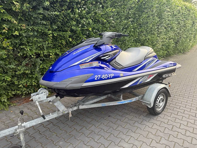 2010 yamaha waverunner fzr waterscooter - afbeelding 1 van  28