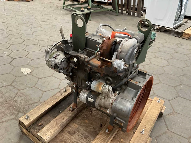 2010 yanmar 4tnv84t-dfm dieselmotor - afbeelding 3 van  10