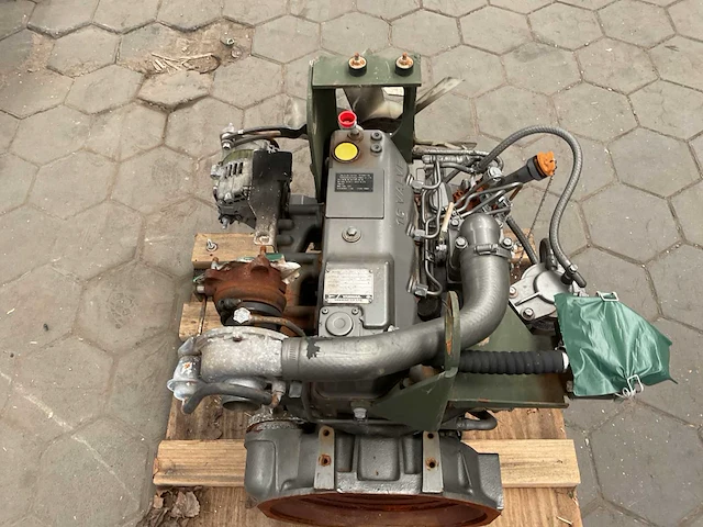 2010 yanmar 4tnv84t-dfm dieselmotor - afbeelding 8 van  10