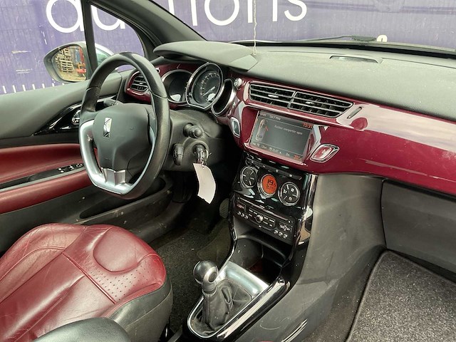 2011 - citroen - ds3 - 1.6 e-hdi so chic - personenauto - afbeelding 17 van  19