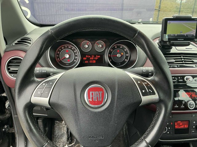 2011 - fiat - punto evo - 1.3 m-jet dynamic - personenauto - afbeelding 4 van  16