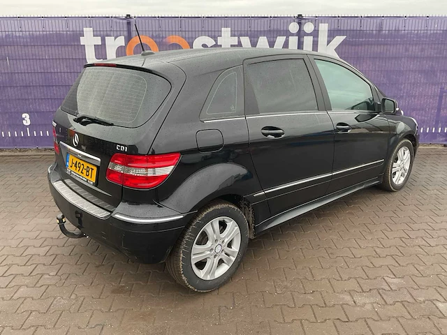 2011 - mercedes-benz - 180 cdi business cl. - personenauto - afbeelding 7 van  13