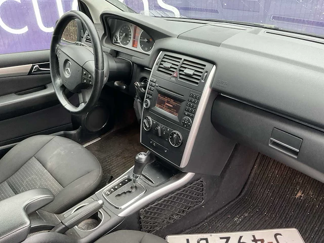 2011 - mercedes-benz - 180 cdi business cl. - personenauto - afbeelding 11 van  13