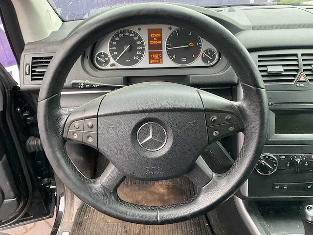 2011 - mercedes-benz - 180 cdi business cl. - personenauto - afbeelding 12 van  13