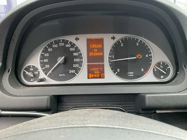 2011 - mercedes-benz - 180 cdi business cl. - personenauto - afbeelding 13 van  13