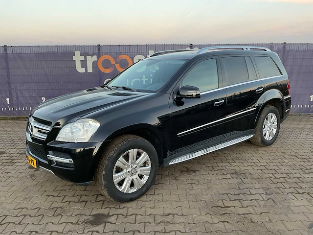 2011 - mercedes-benz - gl 350 bluetec 4matic - bedrijfswagen - afbeelding 1 van  16