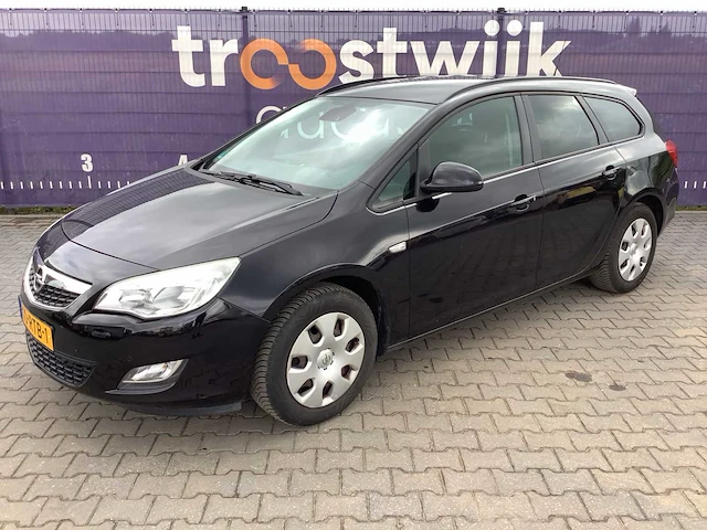 2011 - opel - astra sports tourer - 1.4 edition - personenauto - afbeelding 1 van  15