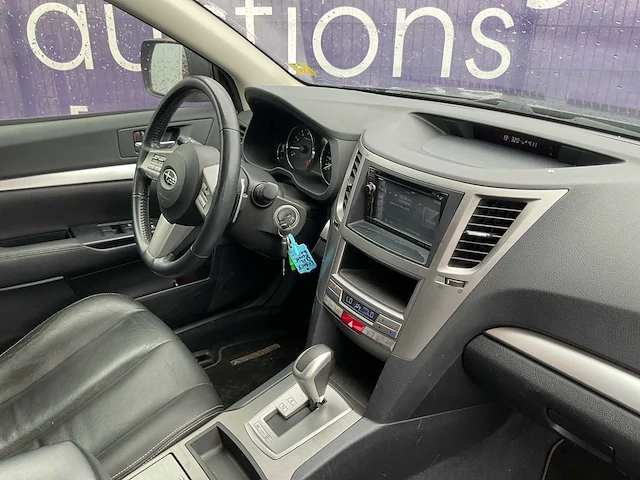 2011 - subaru - legacy touring wagon - 2.0i intro - personenauto - afbeelding 17 van  19