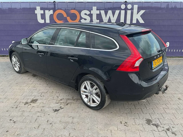 2011 - volvo - v60 - 2.4 d5 momentum - personenauto - afbeelding 15 van  20