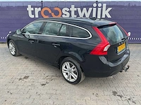 2011 - volvo - v60 - 2.4 d5 momentum - personenauto - afbeelding 15 van  20