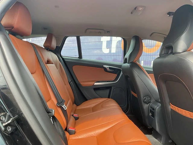 2011 - volvo - v60 - 2.4 d5 momentum - personenauto - afbeelding 16 van  20
