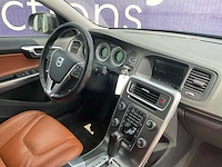 2011 - volvo - v60 - 2.4 d5 momentum - personenauto - afbeelding 19 van  20