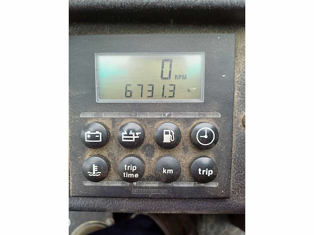 2011 aebi mfh 2500 straatveegmachine - afbeelding 4 van  17