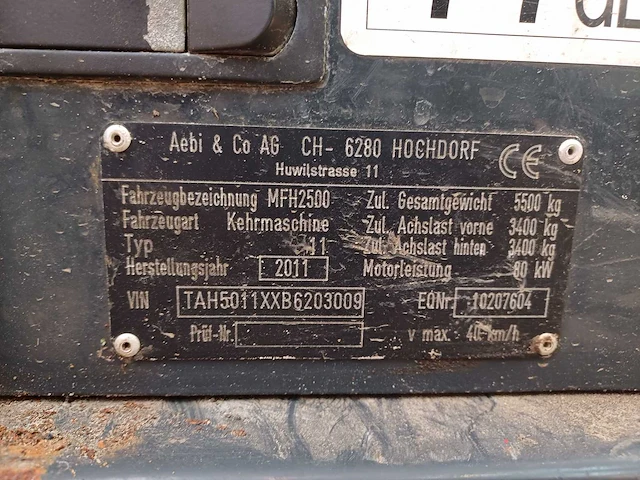 2011 aebi mfh 2500 straatveegmachine - afbeelding 9 van  17