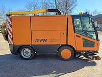 2011 aebi mfh 2500 straatveegmachine - afbeelding 14 van  17