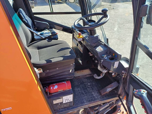 2011 aebi mfh 2500 straatveegmachine - afbeelding 17 van  17