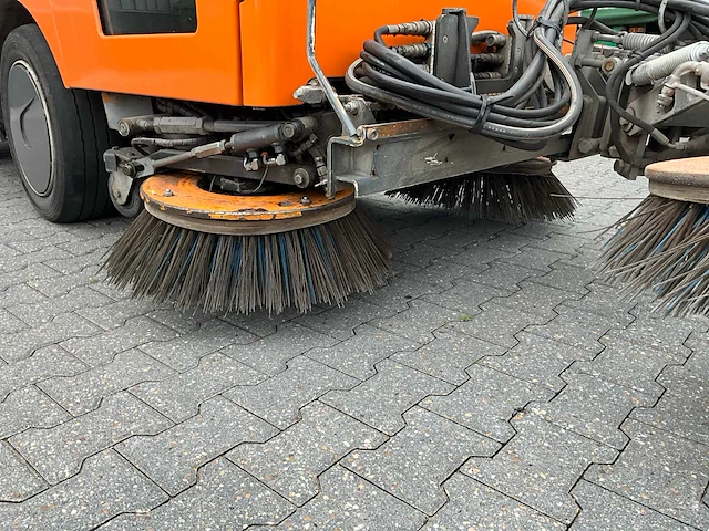 2011 aebi mfh 2500 straatveegmachine - afbeelding 7 van  34