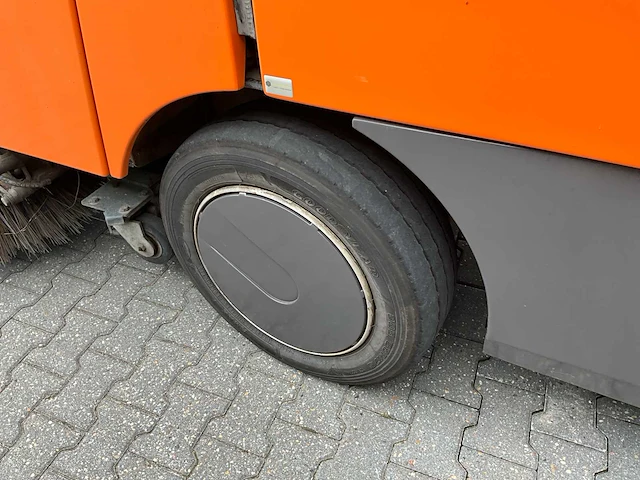 2011 aebi mfh 2500 straatveegmachine - afbeelding 24 van  34