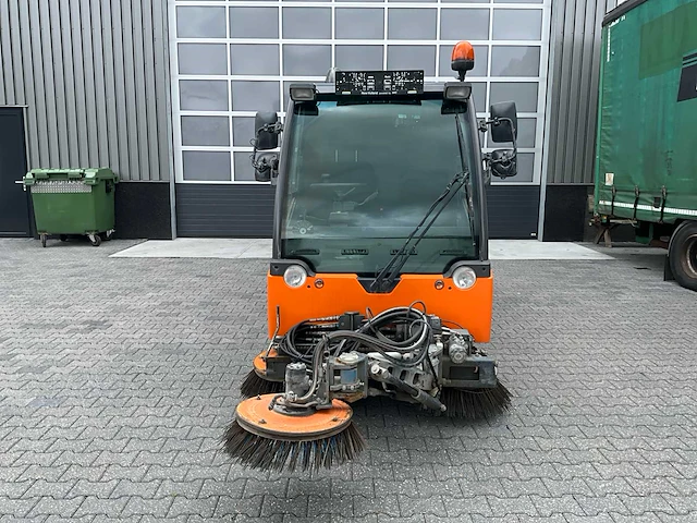 2011 aebi mfh 2500 straatveegmachine - afbeelding 23 van  34