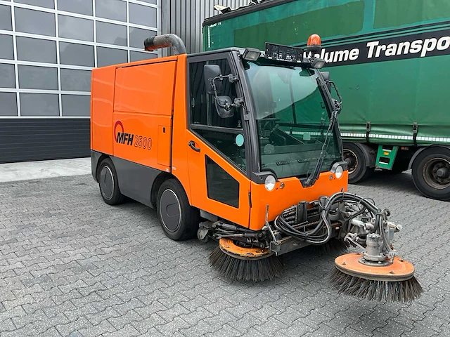 2011 aebi mfh 2500 straatveegmachine - afbeelding 29 van  34