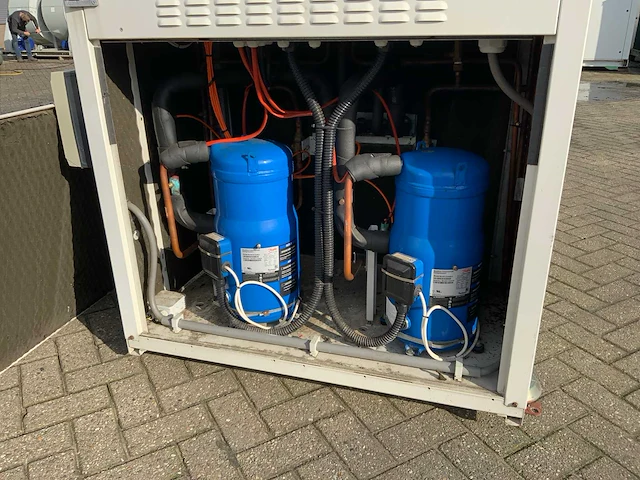 2011 aermec nrl0300 chiller warmtepomp - afbeelding 6 van  9