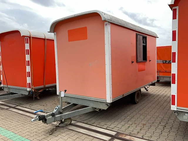 2011 atec / brouwer sm400l schaft aanhangwagen - afbeelding 1 van  13
