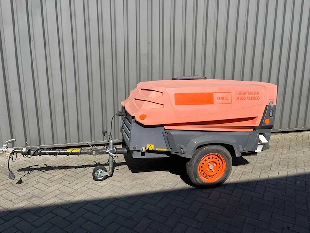 2011 atlas copco xas57 luchtcompressor - afbeelding 1 van  8
