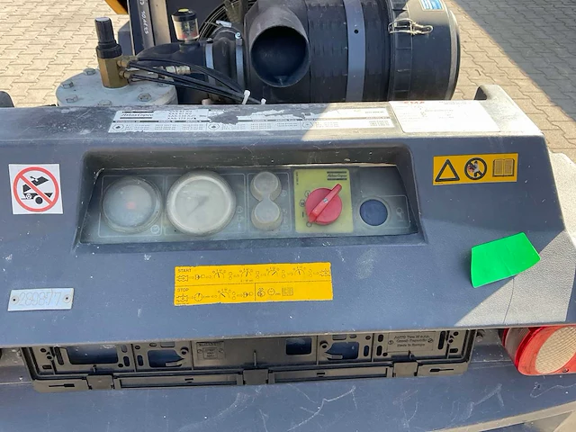 2011 atlas copco xas67 compressor aanhangwagen - afbeelding 2 van  18