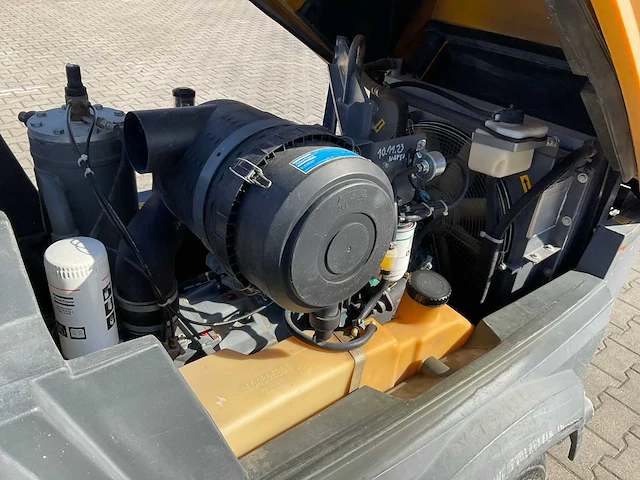 2011 atlas copco xas67 compressor aanhangwagen - afbeelding 18 van  18
