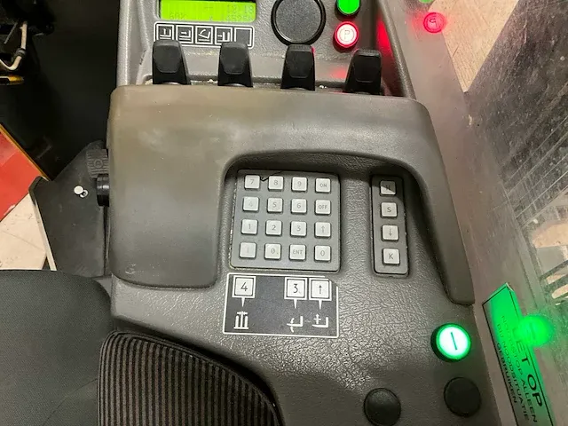 2011 atlet uns200dtfvxf540 reach truck - afbeelding 12 van  16