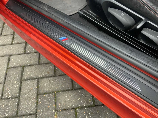2011 bmw 1 m coupe personenauto - afbeelding 29 van  46