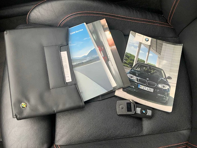 2011 bmw 1 m coupe personenauto - afbeelding 38 van  46