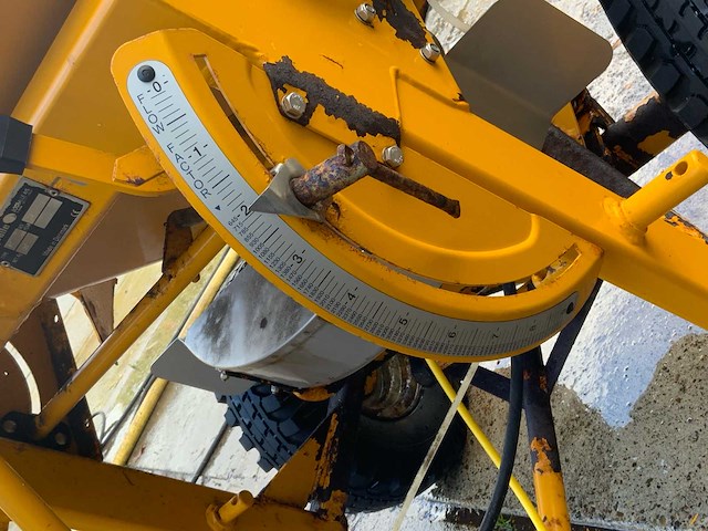 2011 bogballe 52t zoutstrooier / kunstmeststrooier - afbeelding 3 van  11