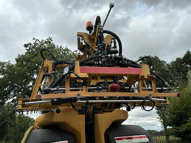 2011 challenger rogator rg 645 veldspuit - afbeelding 28 van  62