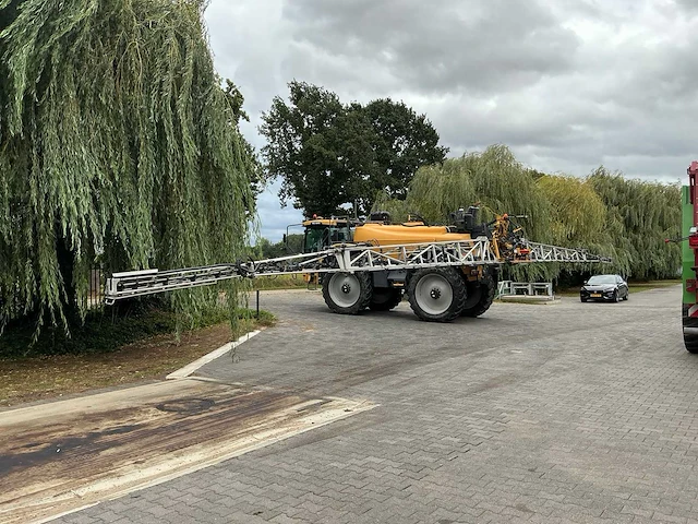 2011 challenger rogator rg 645 veldspuit - afbeelding 49 van  62