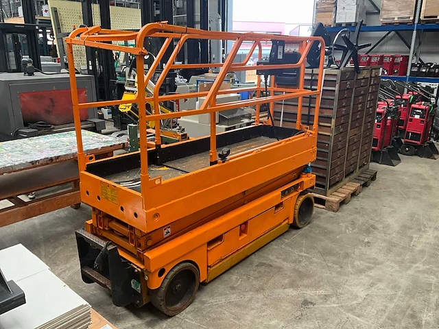 2011 ciseaux compact 8cu hoogwerker - afbeelding 1 van  12