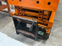 2011 ciseaux compact 8cu hoogwerker - afbeelding 12 van  12